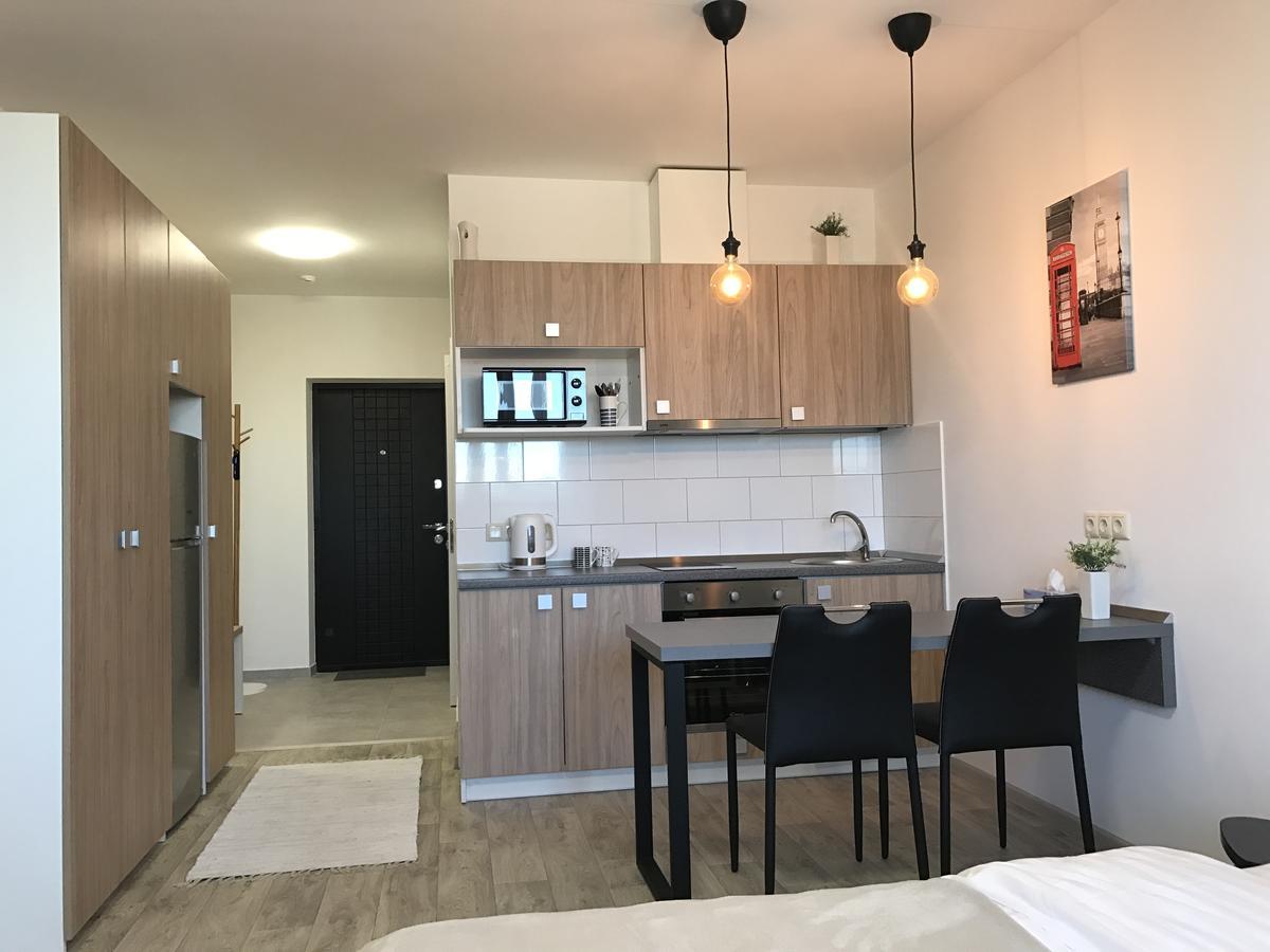 Святобор LUX Apartments Киев Екстериор снимка