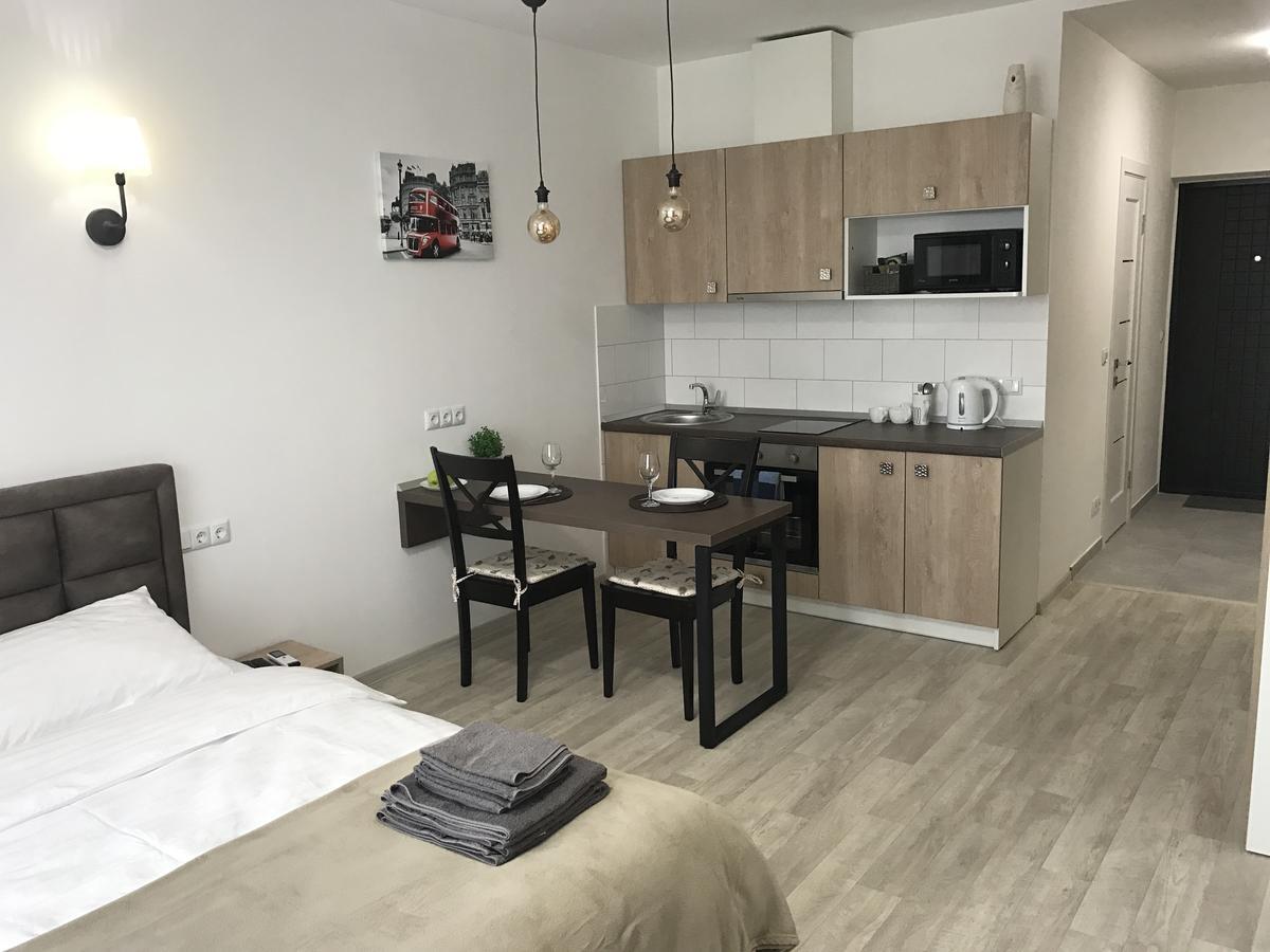 Святобор LUX Apartments Киев Екстериор снимка