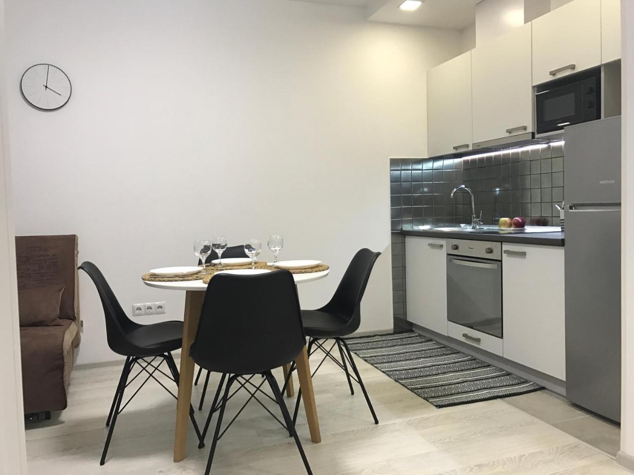 Святобор LUX Apartments Киев Екстериор снимка