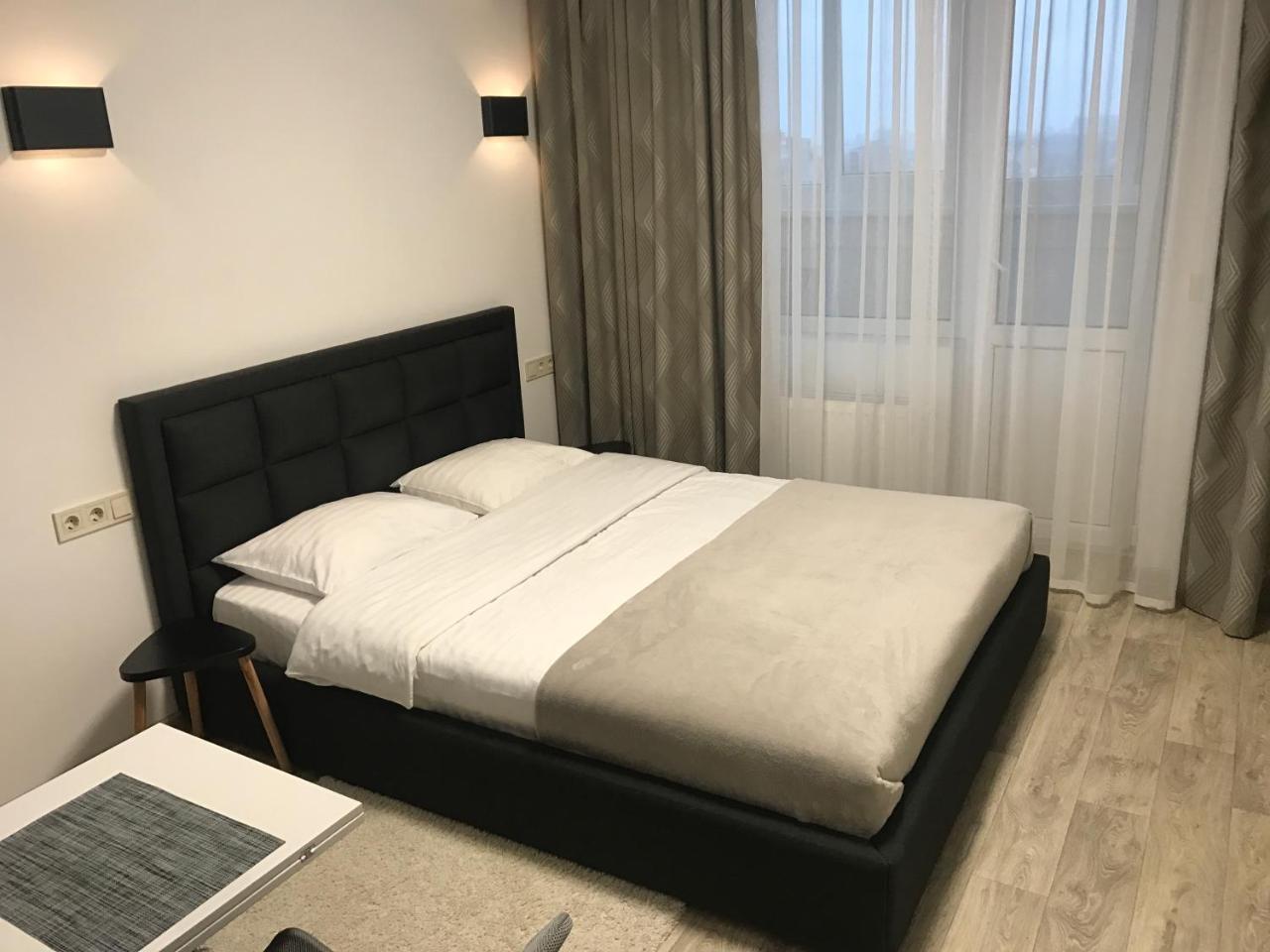 Святобор LUX Apartments Киев Екстериор снимка